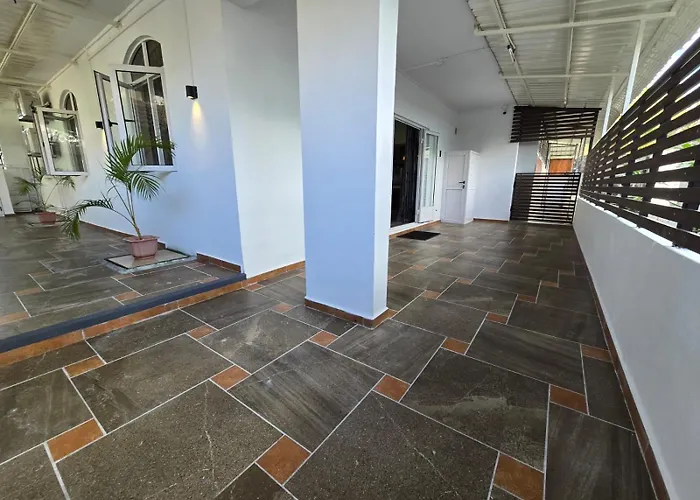 Blue Bay Beach Apartment